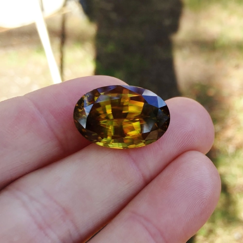 Huge! Dispersive Fire! Natural Sphene -Titanite Pakistan 30.26 ct GL