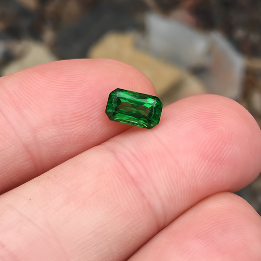 Fine Color & Clarity! Tsavorite Green Garnet Kenya 1.72 ct