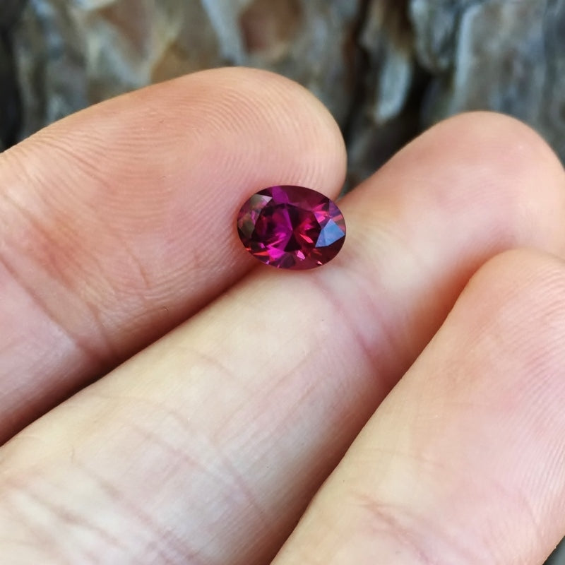 Natural Rhodolite Garnet — 1.77 ct, Sri Lanka, Oval