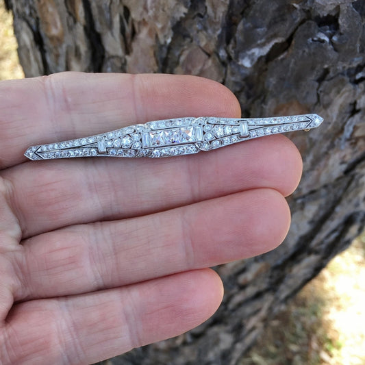 Art Deco Platinum and 18 kt Diamond Brooch French Cut Center Diamonds