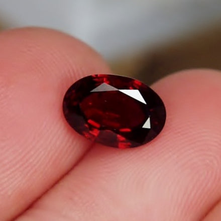 Natural Garnet — 3.44 ct, Tanzania (Umba River Valley), Oval
