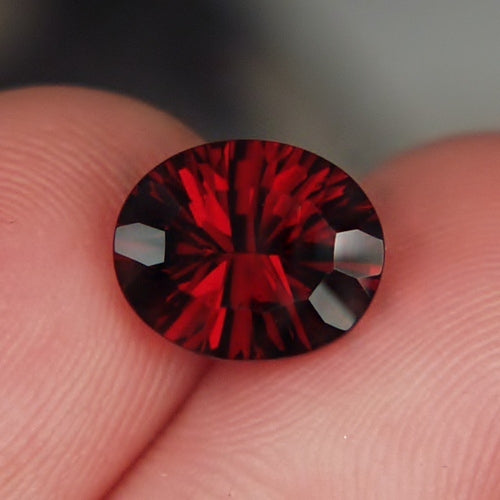 Natural Pyrope Garnet — 4.48 ct, Tanzania, Concave Oval
