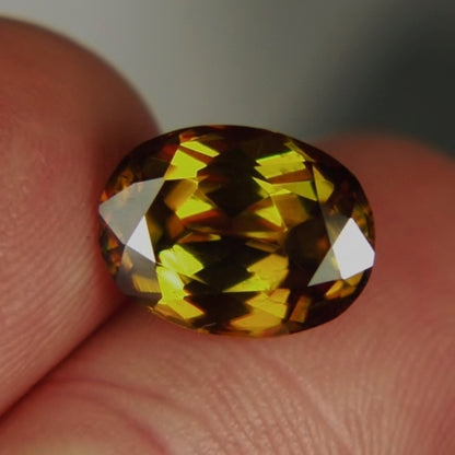 Dispersive Fire! Natural Sphene - Titanite Pakistan 5.77 Carat GL