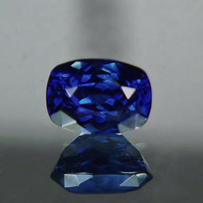 Natural Sapphire — 4.06 ct, Sri Lanka, Antique Cushion