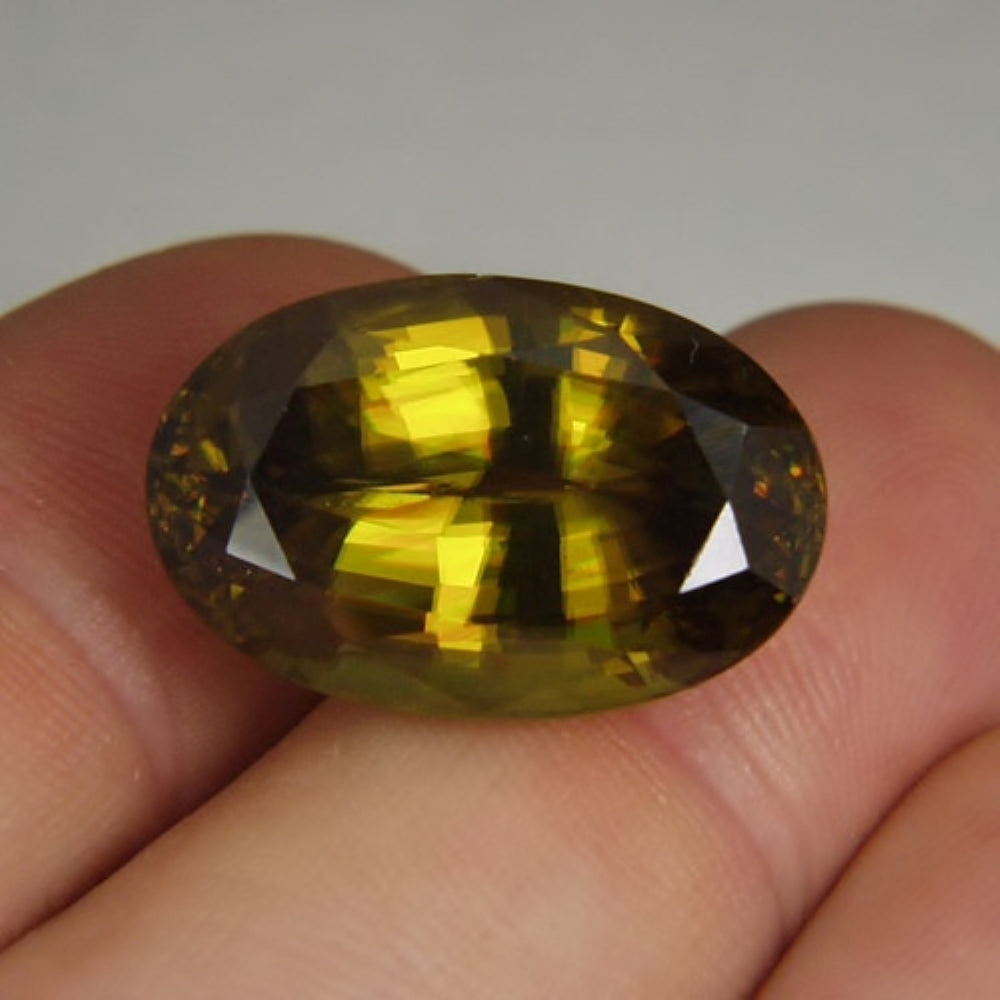 Huge! Dispersive Fire! Natural Sphene -Titanite Pakistan 30.26 ct GL