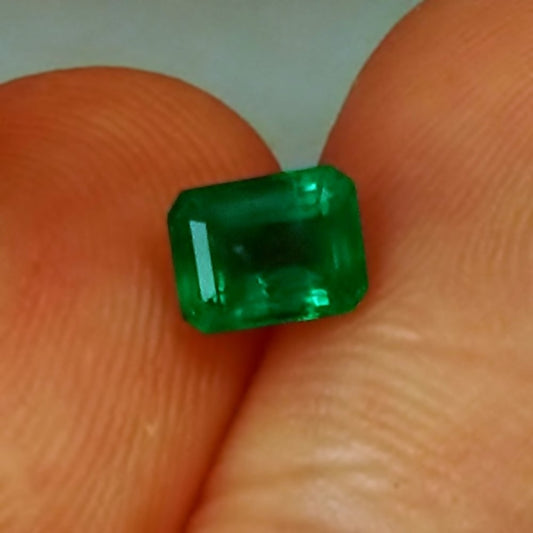 Rich & Superb Color! Natural Emerald Brazil