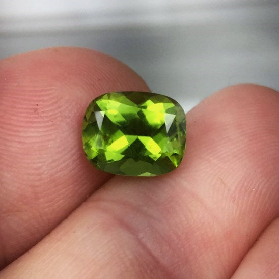USA Cut! Bright & Pretty Arizona Peridot 3.56 ct
