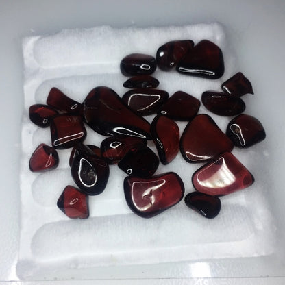 Natural Pyrope Garnet — 75 ct total (23 pieces), Mozambique, Tumble Polished Rough