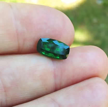 Intense Chrome Green Tsavorite Garnet Kenya 3.58 carats GL