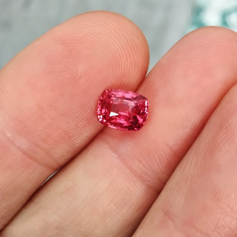 Hot Color! Natural Mahenge Spinel Tanzania 2.33 carats