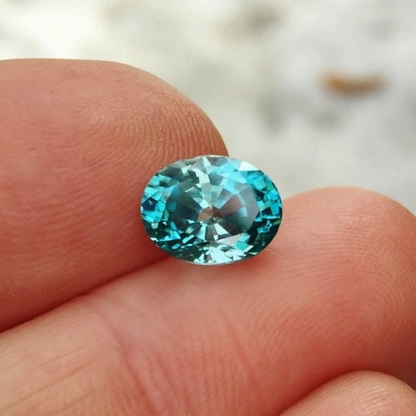 Bright & Pretty! Natural Blue Zircon Cambodia 4.10 ct
