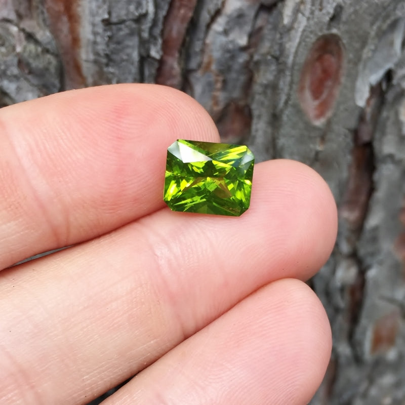 Bright & Pretty San Carlos Arizona Peridot 4.72 ct