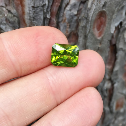 Bright & Pretty San Carlos Arizona Peridot 4.72 ct