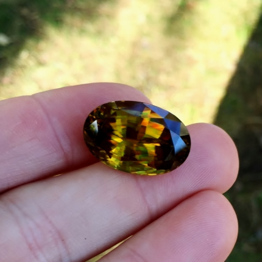 Huge! Dispersive Fire! Natural Sphene -Titanite Pakistan 30.26 ct GL