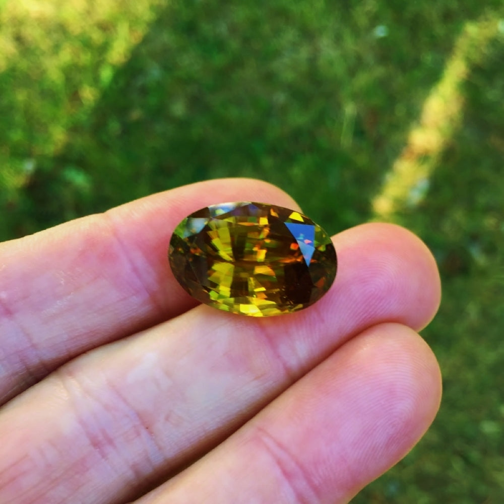 Huge! Dispersive Fire! Natural Sphene -Titanite Pakistan 30.26 ct GL