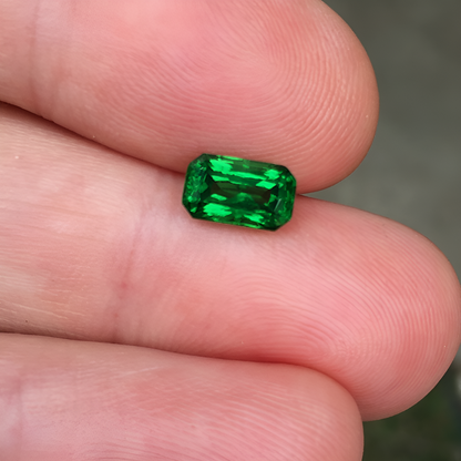 Fine Color & Clarity! Tsavorite Green Garnet Kenya 1.72 ct