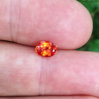 Natural & Bright Orange Sapphire Sri Lanka 0.97 ct