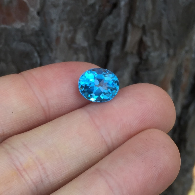 Natural Swiss Blue Topaz — 6.32 ct, Brazil, Oval Cut (GL)