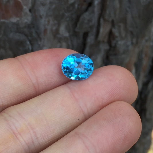 Natural Swiss Blue Topaz — 6.32 ct, Brazil, Oval Cut (GL)