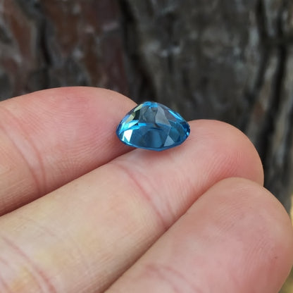 Natural Swiss Blue Topaz — 6.32 ct, Brazil, Oval Cut (GL)