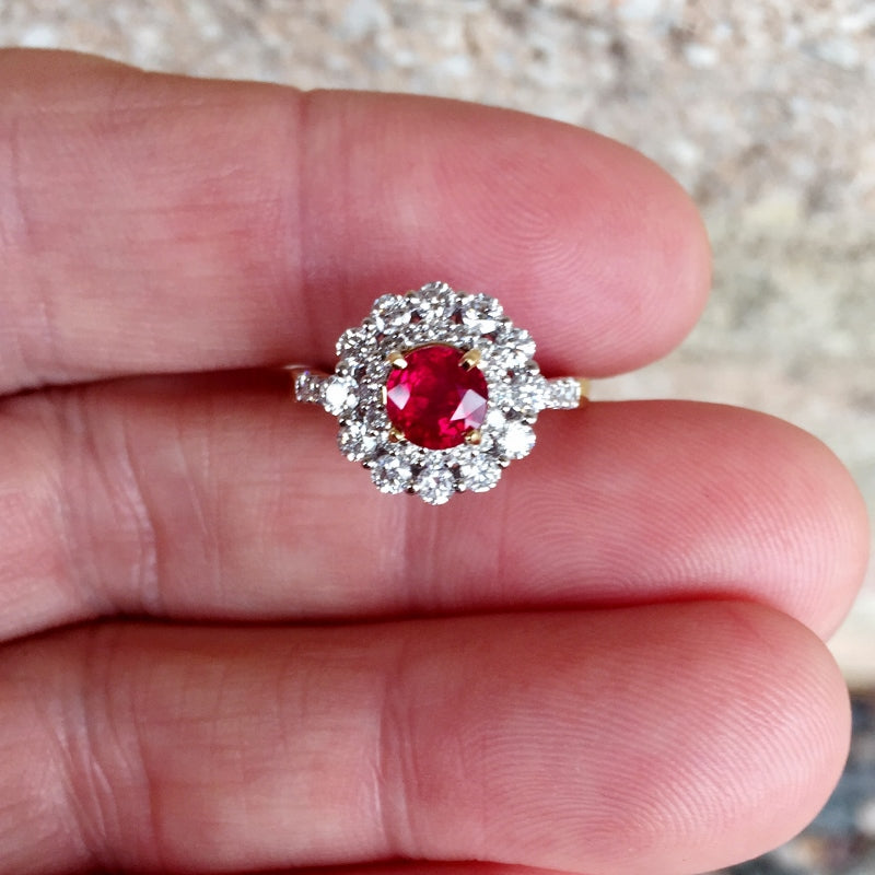 Color & Quality! Spectral Red Ruby & Diamond Ring 18 kt