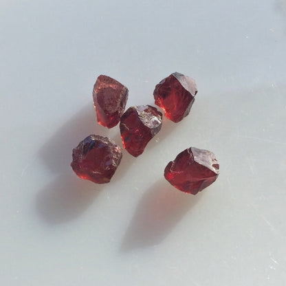 Natural Pyrope Garnet — 34.79 ct total (5 pieces), Tanzania, Facet Rough