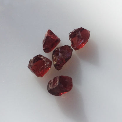 Natural Pyrope Garnet — 34.79 ct total (5 pieces), Tanzania, Facet Rough