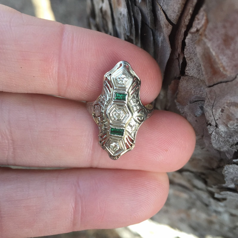 Antique! 18kt White Gold Filigree Diamond Emerald Ring