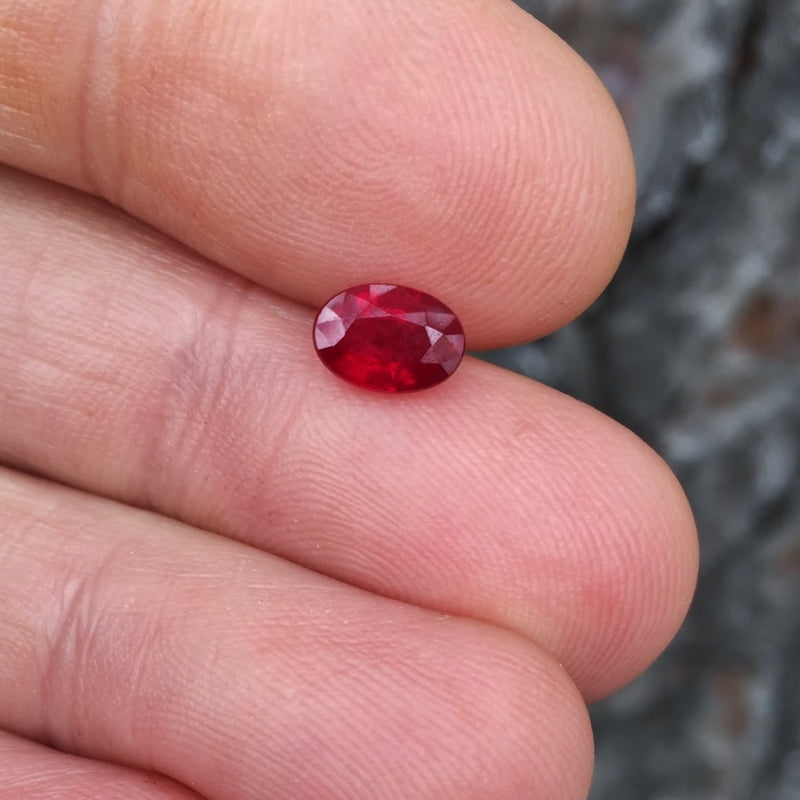 Red!! Natural Ceylon Ruby Sri Lanka 1.36 ct