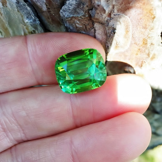 Color! Big Green Natural Tourmaline Mozambique 21.50 ct