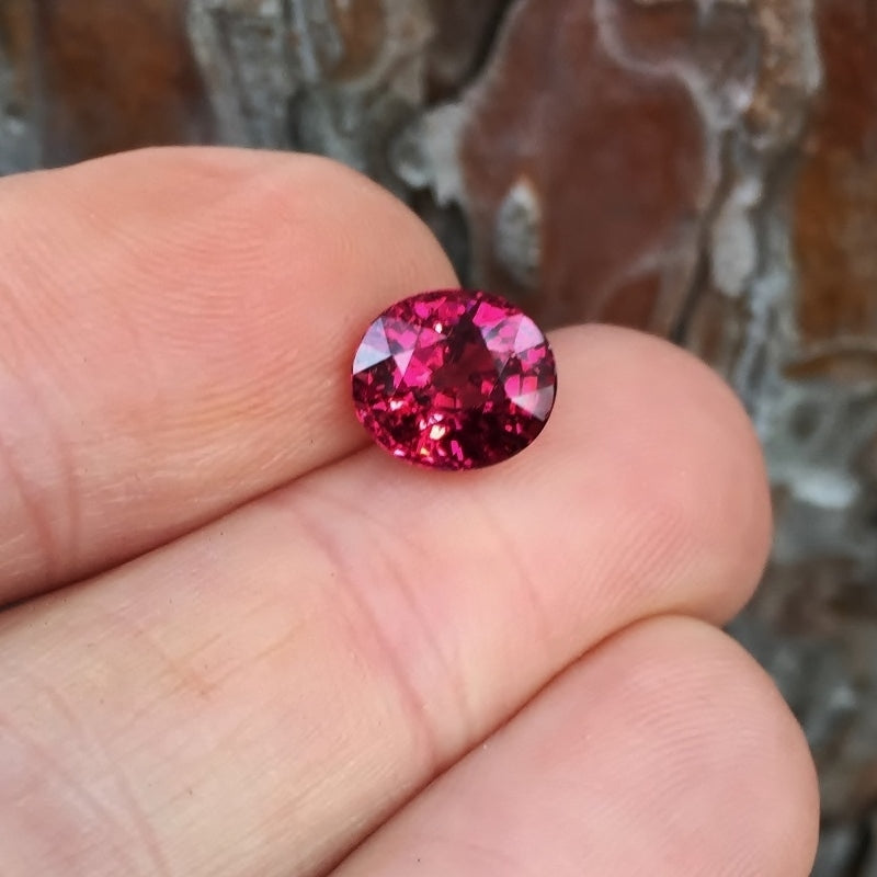 Natural Rhodolite Garnet — 3.51 ct, Umba River Valley, Tanzania, Oval