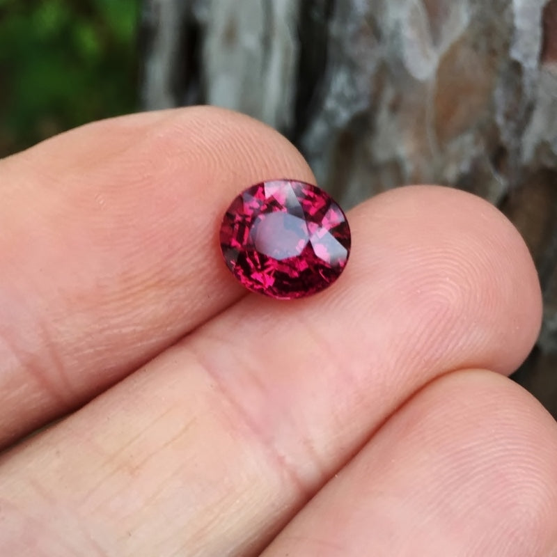 Natural Rhodolite Garnet — 3.51 ct, Umba River Valley, Tanzania, Oval