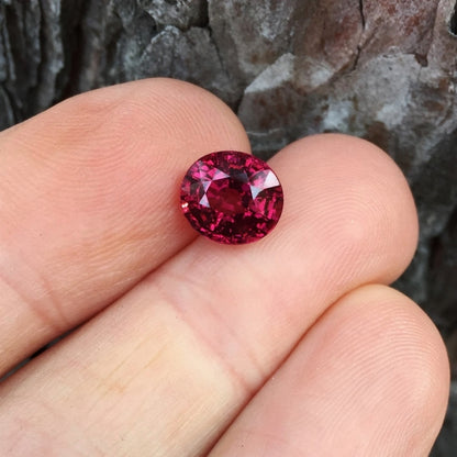 Natural Rhodolite Garnet — 3.51 ct, Umba River Valley, Tanzania, Oval