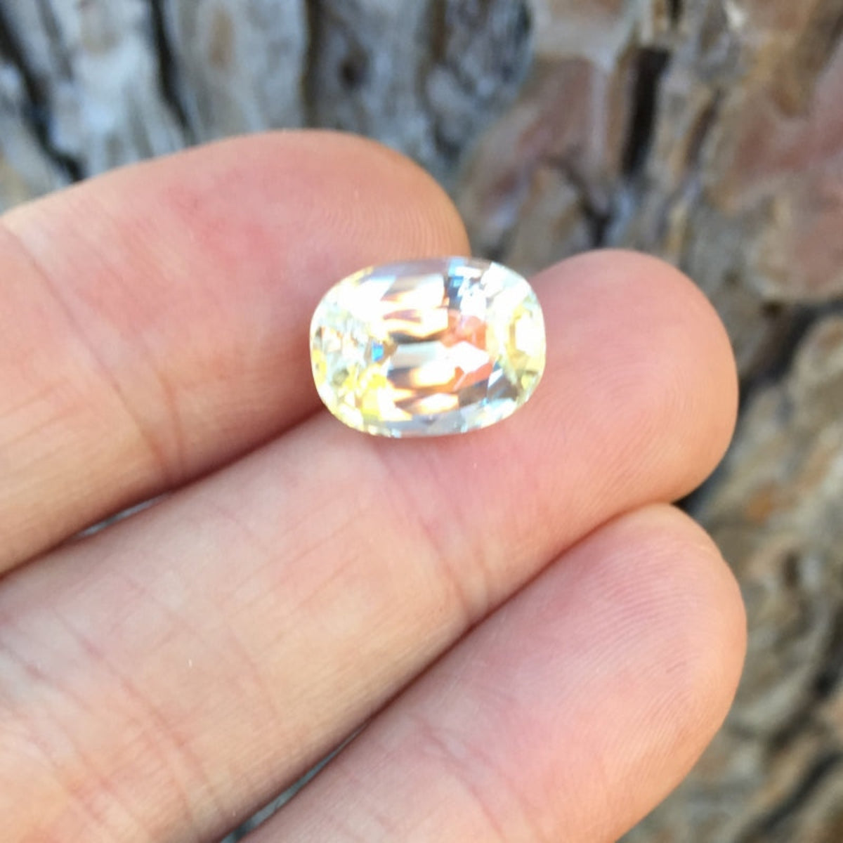 Big & Bright! Natural Light Yellow Sapphire Sri Lanka 9.80 ct