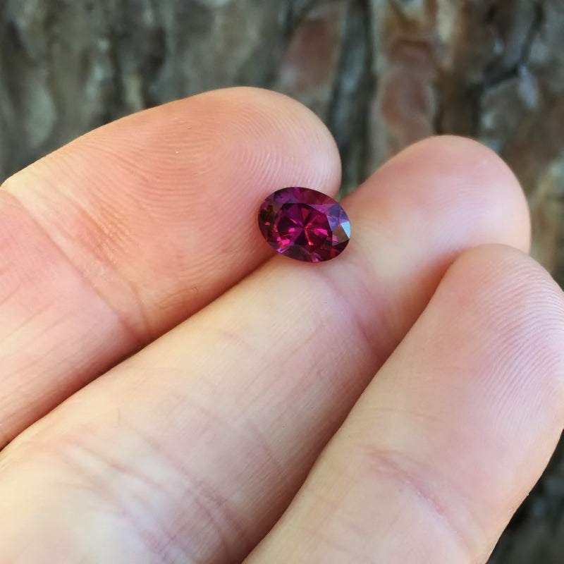 Natural Rhodolite Garnet — 1.77 ct, Sri Lanka, Oval