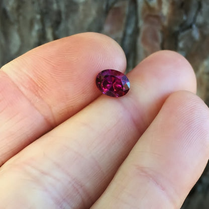 Natural Rhodolite Garnet — 1.77 ct, Sri Lanka, Oval