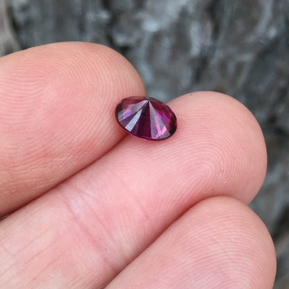 Natural Rhodolite Garnet — 1.61 ct, Sri Lanka, Oval