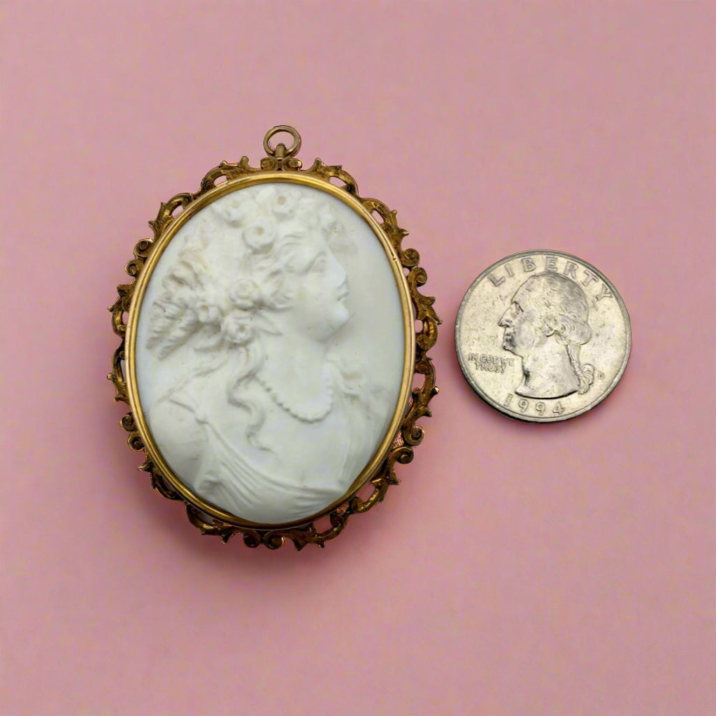 Antique Conch Shell Cameo Pin Pendant — 14K Yellow Gold