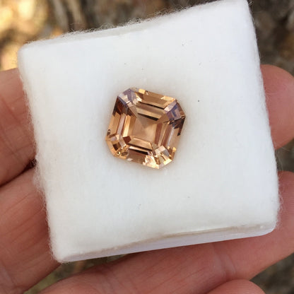 Natural Champagne Topaz — 9.63 ct, Pakistan, Octagon Emerald Cut (GL)