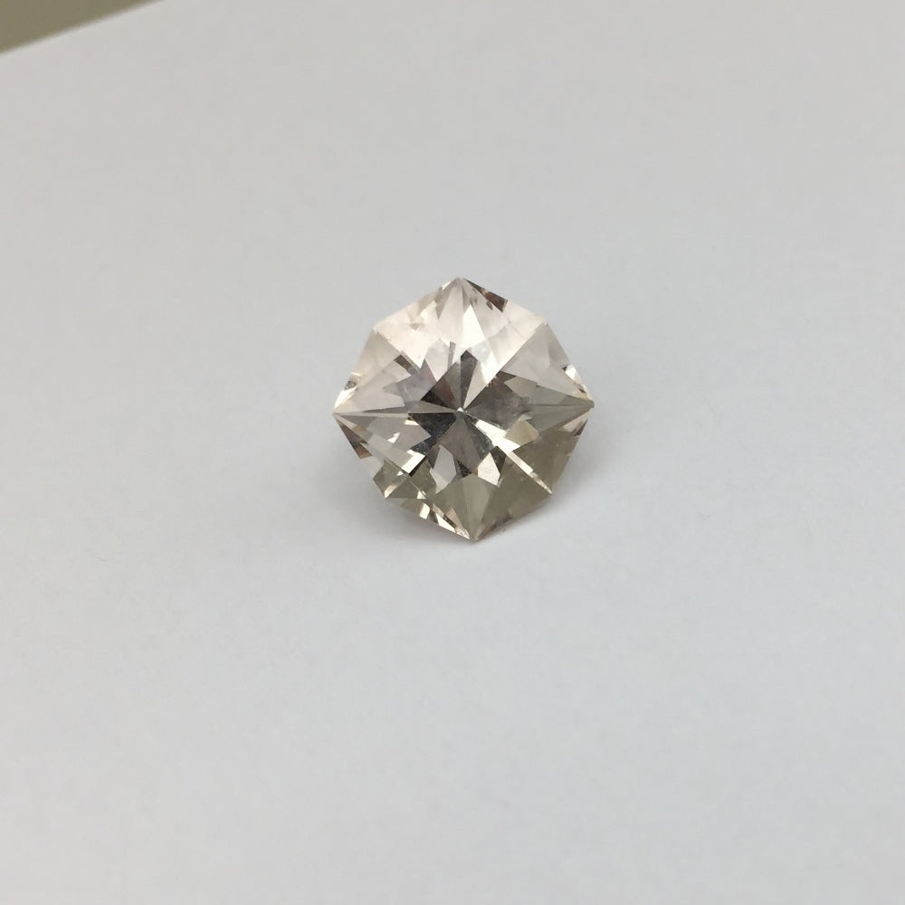Natural Champagne Topaz — 5.14 ct, Pakistan, Octagon Brilliant (GL)