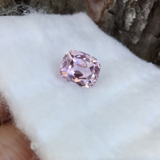 Old Stock Bright and Clean Pink Brazil Kunzite 4.17 Carats