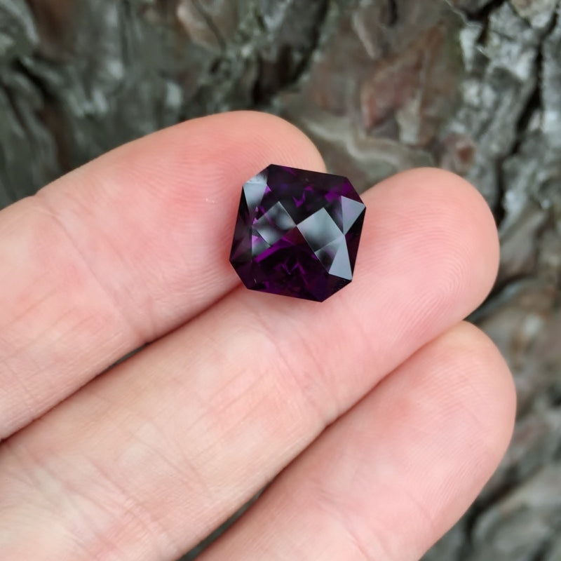 Natural Amethyst — 6.98 ct, Brazil, Checkerboard Octagon Cushion