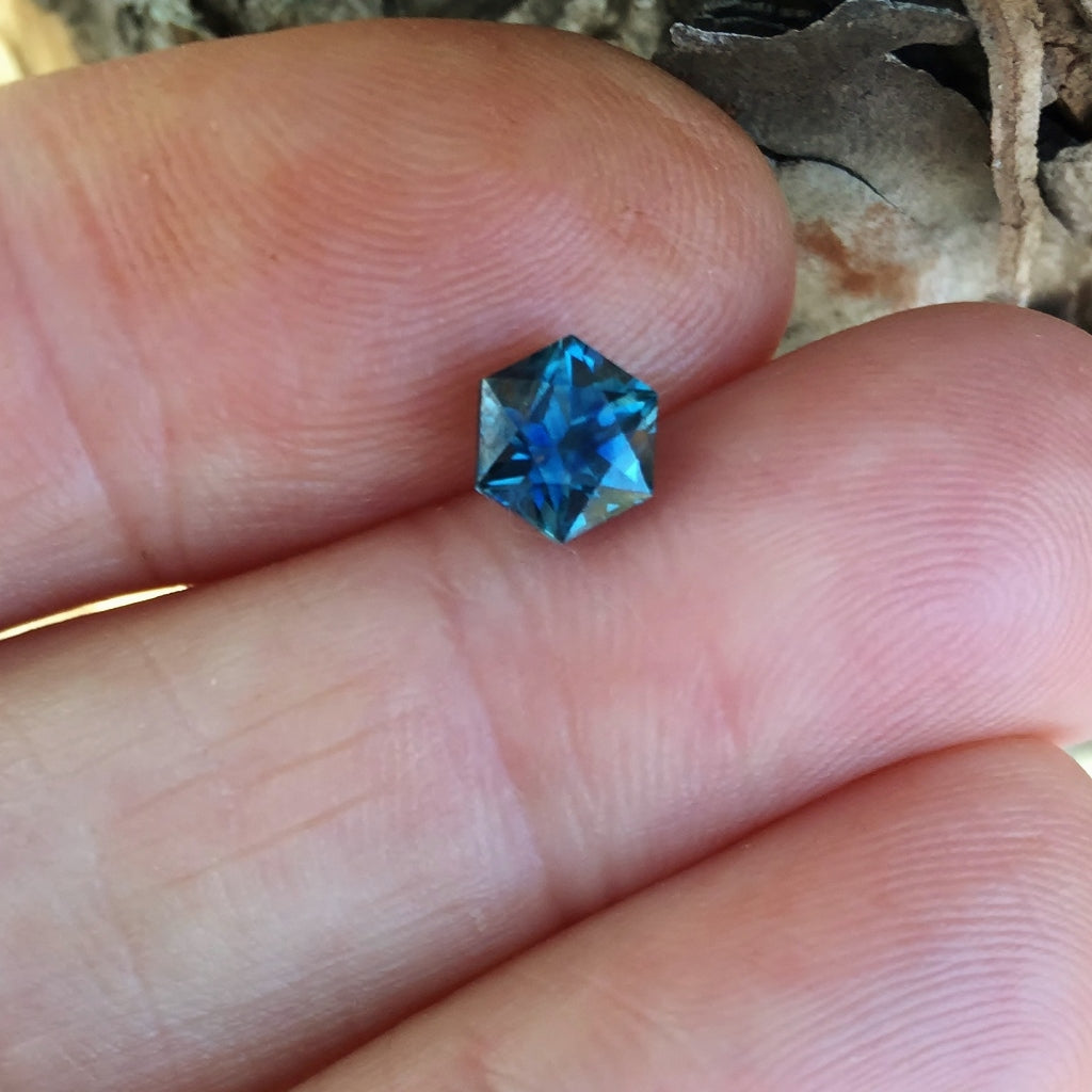 Natural Sapphire — 1.40 ct, United States (Montana), Hexagon Brilliant
