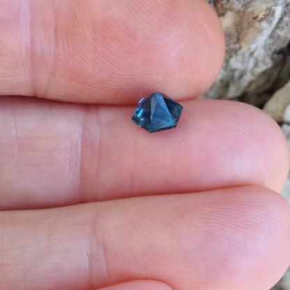 Natural Sapphire — 1.40 ct, United States (Montana), Hexagon Brilliant