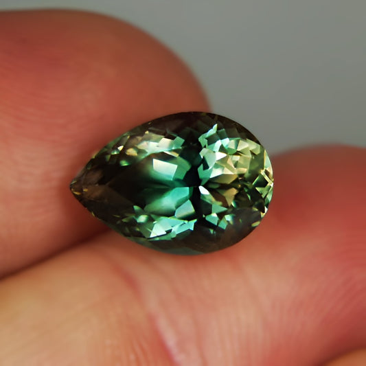 Bi-Color Oregon Sunstone — 2.96 ct | USA Cut