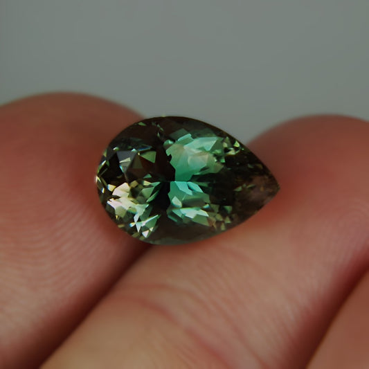 Bi-Color Oregon Sunstone — 2.96 ct | USA Cut