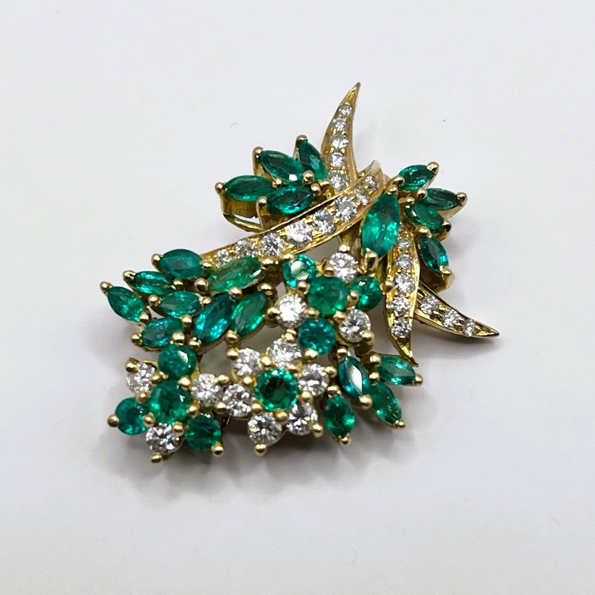Fine Quality! Vintage 18 kt Emerald and Diamond Pendant