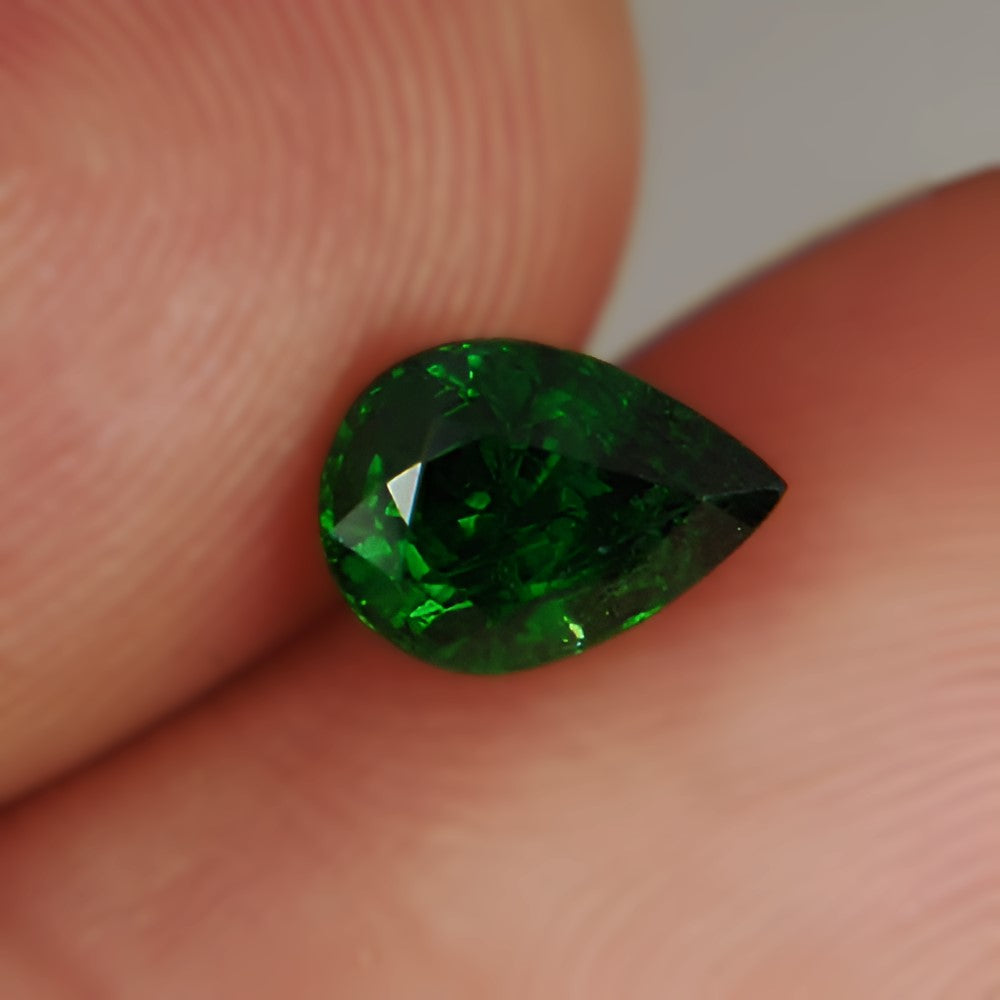 Intense Chrome Green Tsavorite Garnet Kenya 1.12 carats GL