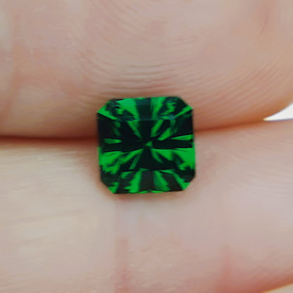 Intense Chrome Green Tsavorite Garnet Kenya 1.99 carats GL