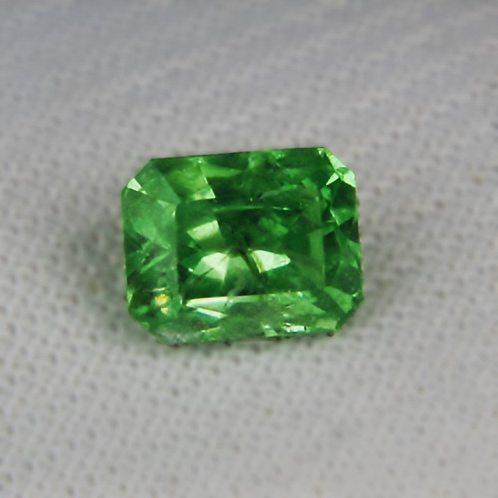 USA Cut! Lime Green Tsavorite Garnet Kenya 1.73 carats GL